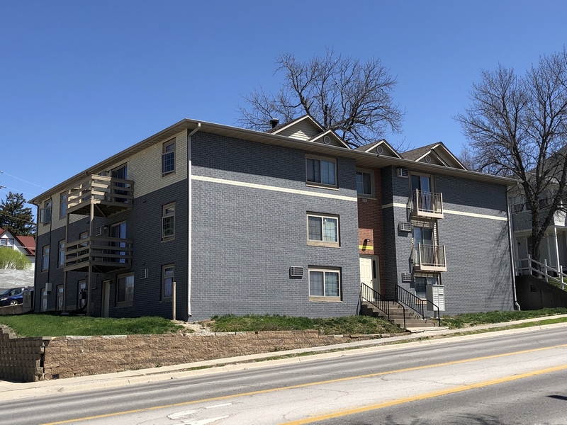 522 E Burlington Street – 2.2