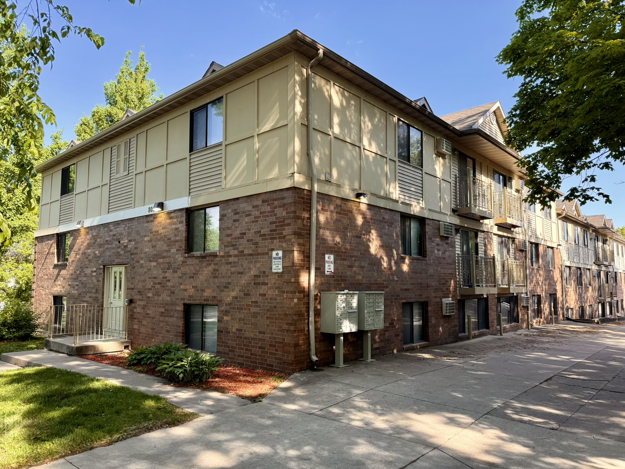 806 E College Street – 3.1