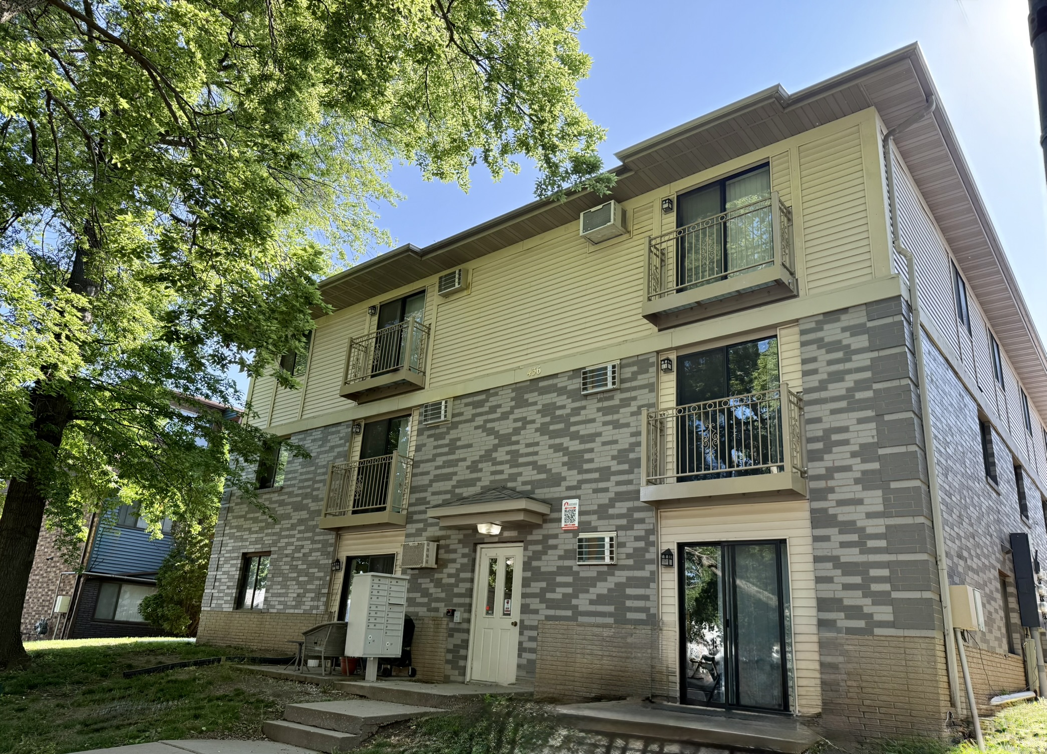 436 S Van Buren Street – 3.1
