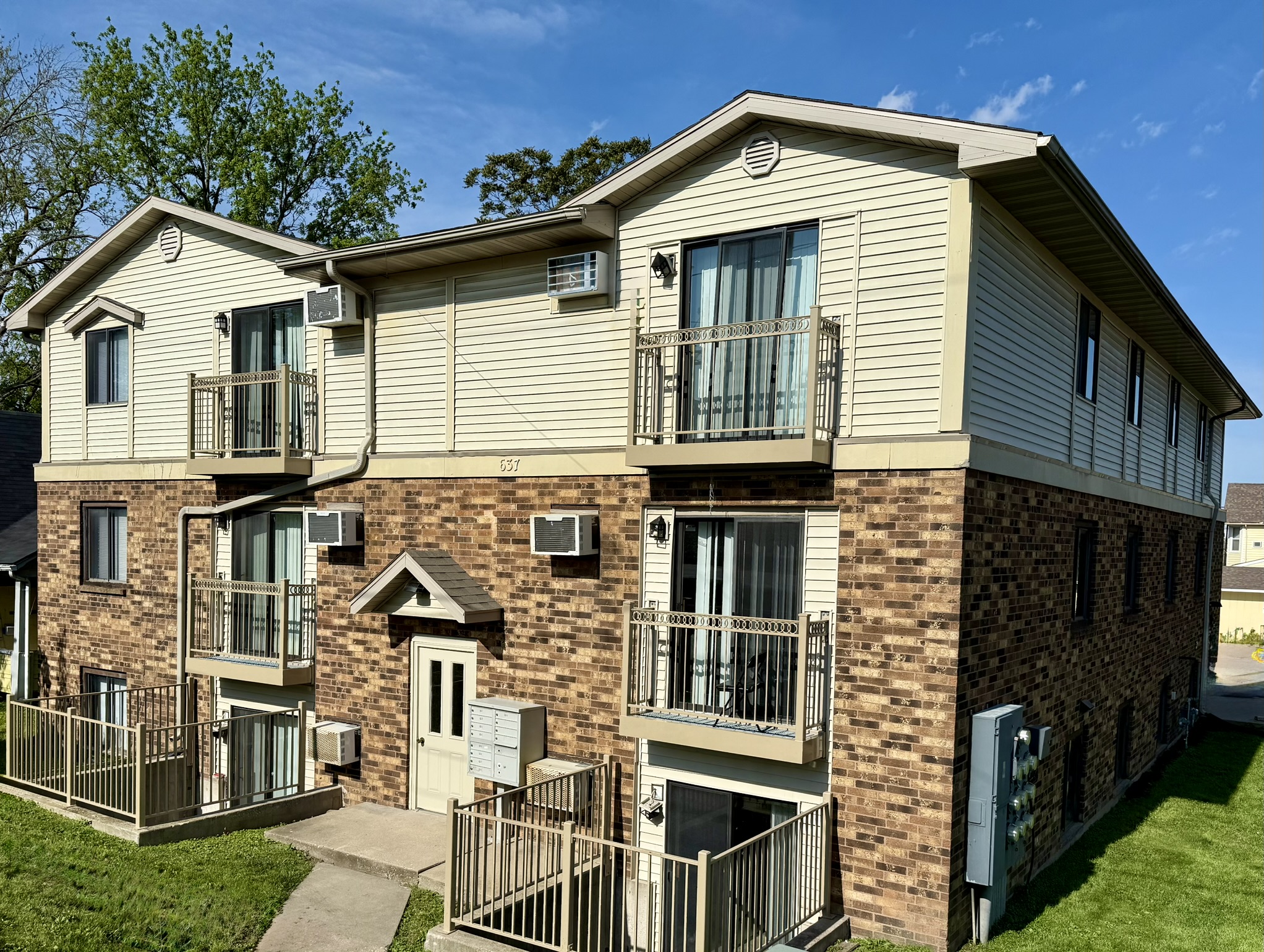 637 S Dodge Street – 3.1